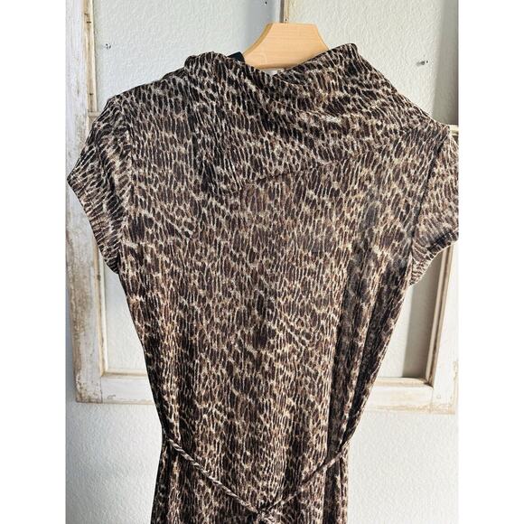 Speechless short sleeve animal print dress Medium Cowl Neckline Button Shoulder - Picture 6 of 12